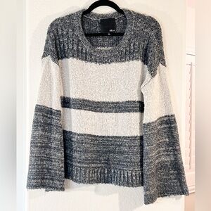 FATE by LFD Gray & White Bell Bottom Sleeve Crew Neck Sweater, Size M